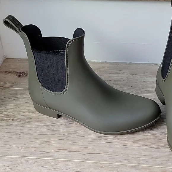 Chelsea Rain Boots, green, size 7 - Picture 4 of 10